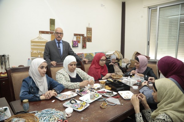 توقيع اتفاقيتي منح لعلاج مرضى السرطان وتدريب الكفيفات في الأردن