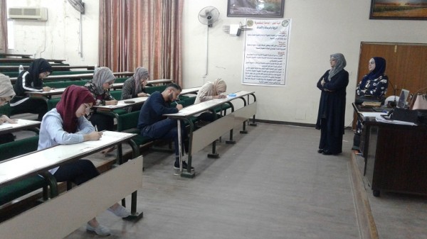 طلبة المرحلة الخامسة في كلية طب المستنصرية يؤدون امتحان نهاية كورس النسائية والتوليد