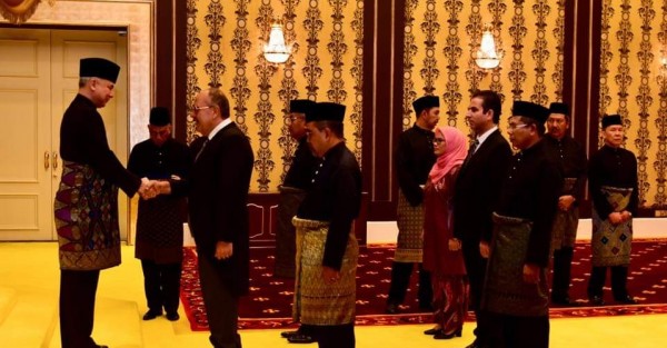 السفير وليد أبو علي يقدم أوراق اعتماده كسفيراً فوق العادة ومفوضاُ لفلسطين بماليزيا