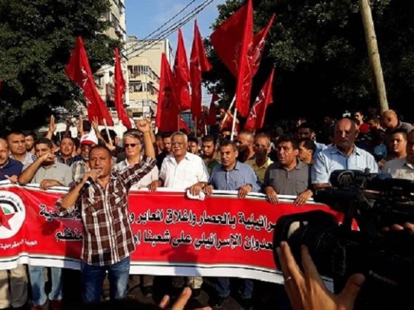 الديمقراطية: اسقبال دول خليجية لمسؤولين إسرائيليين طعنة في ظهر القضية الفلسطينية