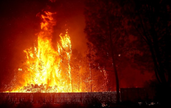 حرائق كاليفورنا تشرد أكثر من ربع مليون شخص من منازلهم