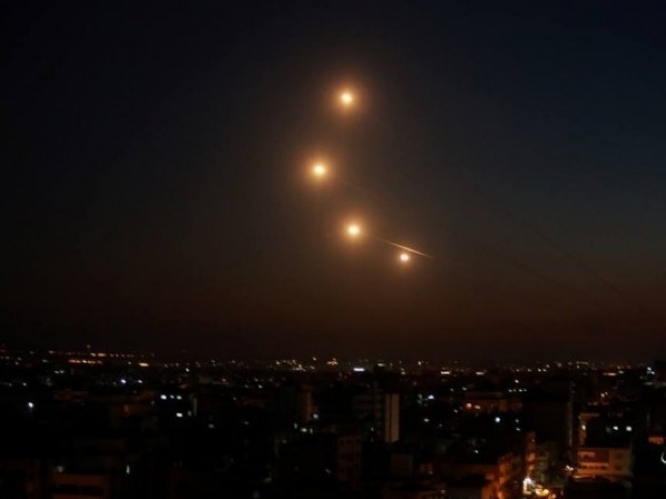 شاهد: لحظة سقوط صواريخ المقاومة في سديروت