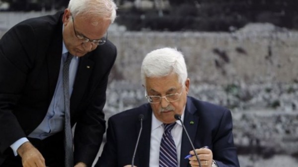 الرئيس عباس يُوقع صكوك الانضمام لعدد من المؤسسات الدولية المتخصصة