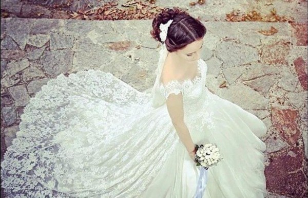 فستان العروس والمنزل المقصوف.. غزيون يزوجون عروسين دمر الاحتلال منزلهما بغزة