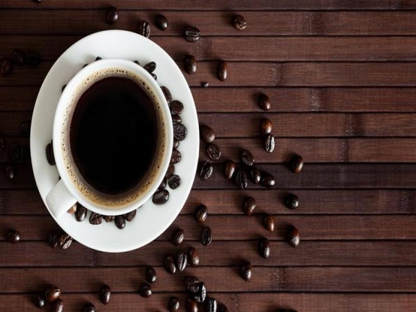 لماذا نشرب القهوة رغم مرارتها؟ دراسة تجيب