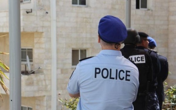 الشرطة الفلسطينية تقبض على شخص مطلوب للإنتربول الدولي