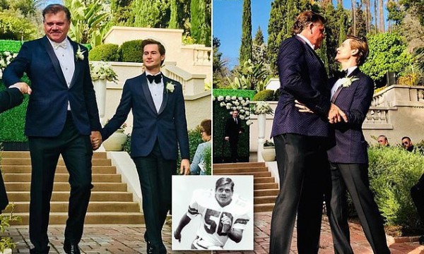 شاهد: لاعب كرة قدم شهير يتزوج شاب صغير وزوجته واولاده يحضرون العرس