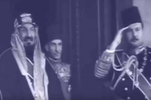 مقطع نادر للزيارة الأولى للملك عبدالعزيز آل سعود إلى مصر على متن المحروسة