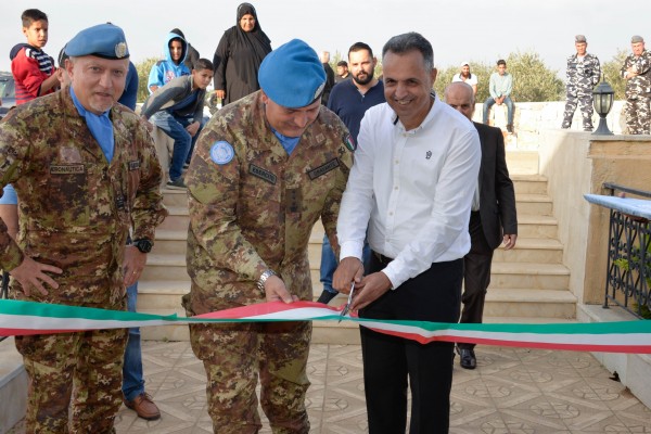 اليونيفيل الإيطالية تضيء الزلوطية بإنارة على الطاقة