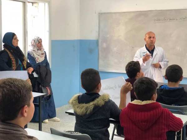 الخليل: مدرسة ذكور الصرة الثانوية تنظم يوما طبيا