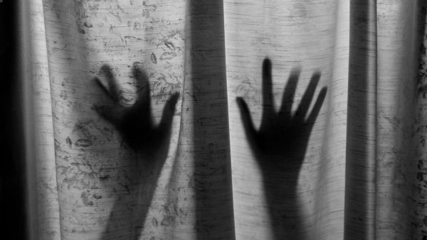 اختطفوها من كازينو.. قصة اغتصاب 5 أشخاص لفتاة في مصر