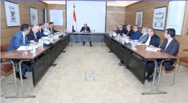 الأحمر يرأس اجتماع لمستشاري الرئيس..هل إنقلب الأحمر على هادي ونصبه نفسه رئيسا؟