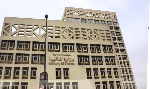 ضرائب أدوات الدين تعمق جراح البورصة.. واجتماعات مكثقة بين اتحاد البنوك و"المالية"