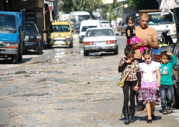 صحيفة: نصف اللاجئين الفلسطينيين في لبنان هاجروا إلى الخارج