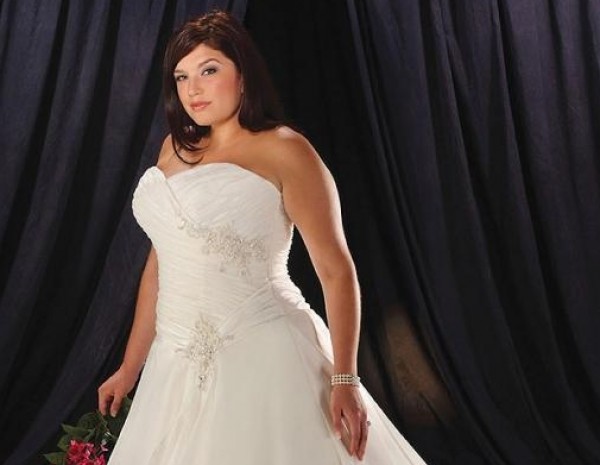 للعروس السمينة: دليلك الكامل عند اختيار فستان الزفاف
