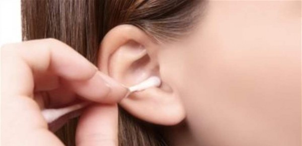 أكثر من 3 مشاكل صحية مسببة للشعور بحكة الأذن