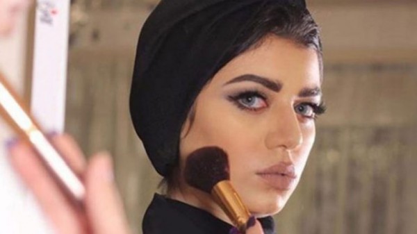 فاشنيستا سعودية في إعلان "غير لائق" للقرآن الكريم.. وهربت بعد الهجوم