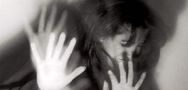 "سمر" وقعت فريسة "المعلّم" في لبنان: اغتصبها في السيارة