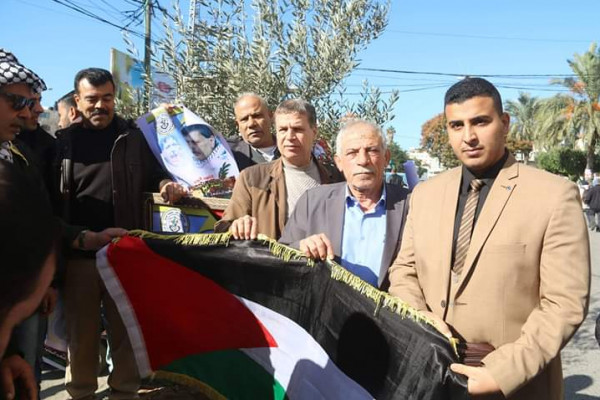 قيادة العمل الوطني الديمقراطي تزع شجرة زيتون بأسم الشهيد زياد ابوعين