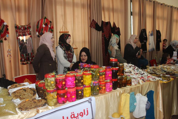 بازار لتسويق منتجات أمهات الأطفال ذوي الإعاقة بمدينة دورا