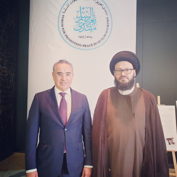 الحسيني يلتقي الفريجي ويؤكد على أهمية الحوار بين الأديان لاستتباب السلام العالمي