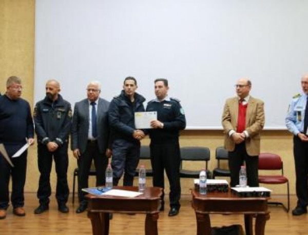 الشرطة تخرج دورات بالتعاون مع الوكالة الإسبانية للتنمية بجامعة بولتكنيك في الخليل