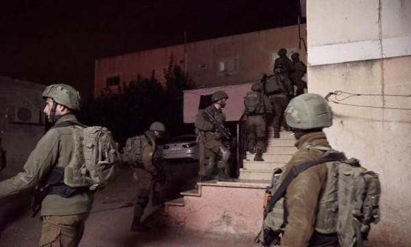 صاحبة منزل أبو حميد: أشاهد جنود الاحتلال وهم يهدمون منزلنا