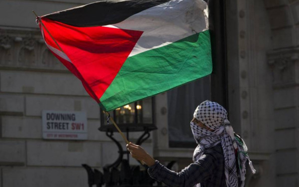قانون إسرائيلي لمعاقبة من يرفع العلم الفلسطيني