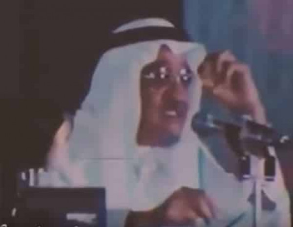 فيديو نادر للراحل الأمير عبدالله الفيصل يروي قصة "أكبر علقة" أكلها من جاره