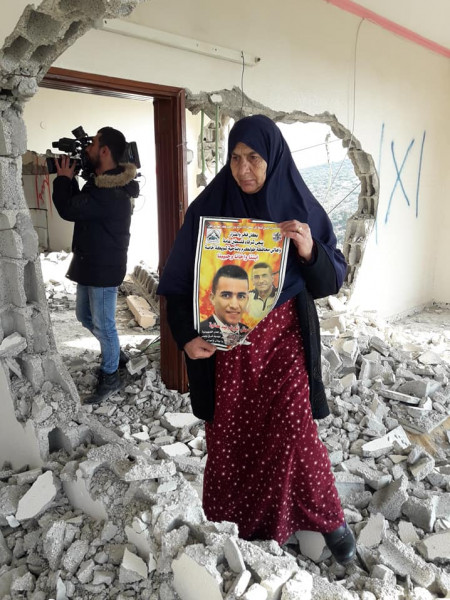 شاهد: قوات الاحتلال تَهدم منزل عائلة الشهيد نعالوة في طولكرم
