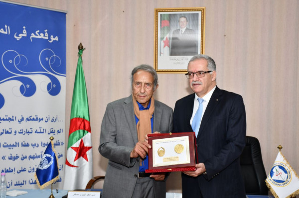 المدير العام للأمن الوطني يوقع إتفاقية إطار مع الوكالة الفضائية الجزائرية