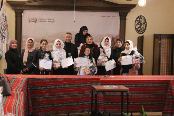 بلدية الخليل تكرم الفائزين في مهرجان الرسوم المتحركة