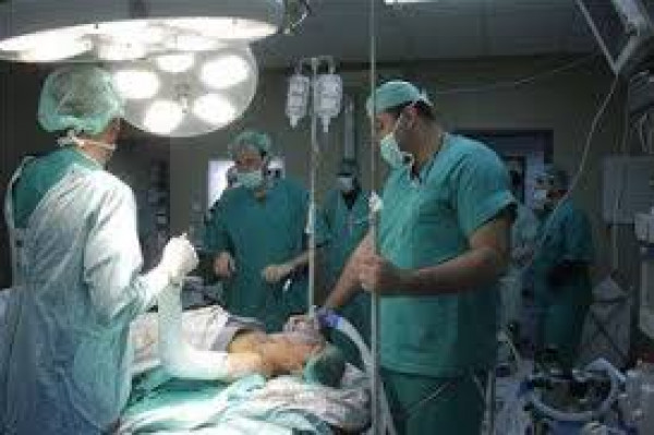 الصحة بغزة: بدء تنفيذ مشروع تقليص قوائم انتظار العمليات بالتعاون مع وكالة الغوث