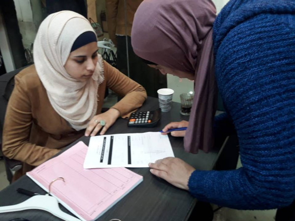 دائرة المرأة في محافظة طولكرم تستكمل حملتها التبصيرية للنساء العاملات