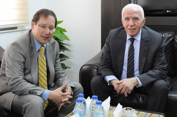 الأحمد يُطلع السفير الروسي بفلسطين على الجهود المصرية لإنهاء الانقسام