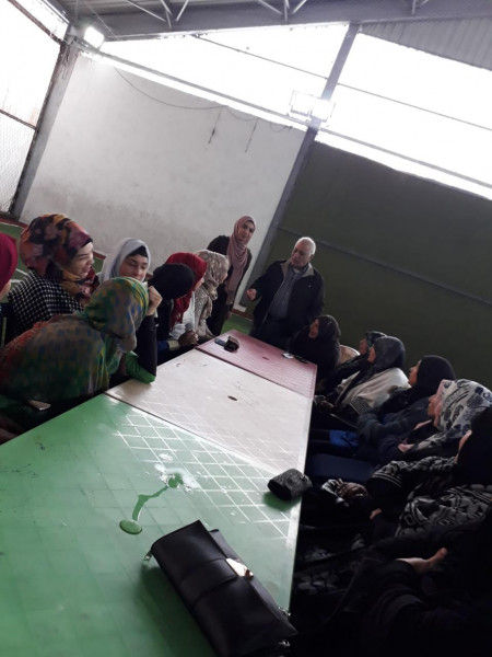 محاضرة عن كيفية فرز النفايات وإدارتها وتصنيعها وإعادة استخدامها