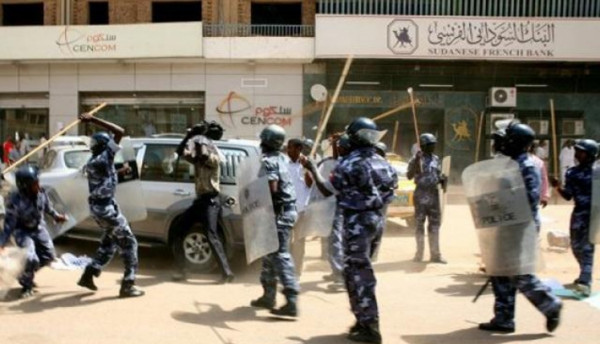 ثمانية قتلى في مظاهرات السودان.. والحكومة تُهدد: لن نتهاون في حسم الفوضى