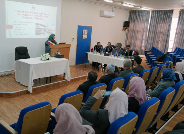 مناقشة رسالة ماجستير في الجامعة العربية الأمريكية حول توفير محتوى تعليمي متكيف
