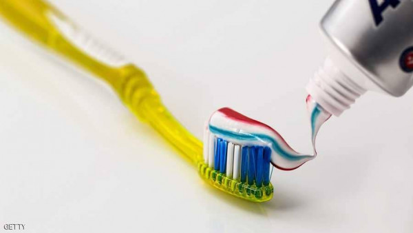 غسل الفم أحدها.. أخطاء شائعة يرتكبها كثيرون عند تنظيف الأسنان