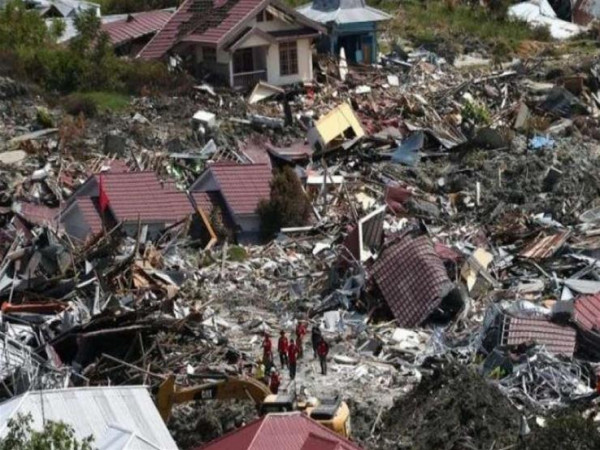 122 قتيلا حصيلة انهيارات أرضية وفيضانات شرق الفلبين