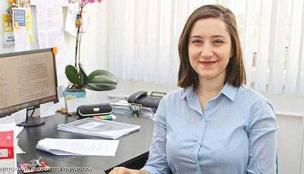 طعنها ثم أطلق الرصاص عليها.. تركي ينتقم من مُراقبة بعدما ضبطته بالمحظور