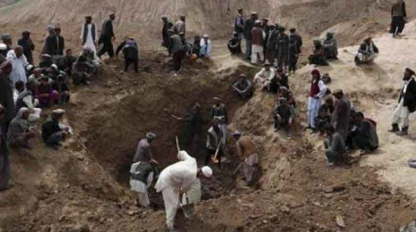 مقتل 30 عاملًا بانهيار منجم للذهب بأفغانستان
