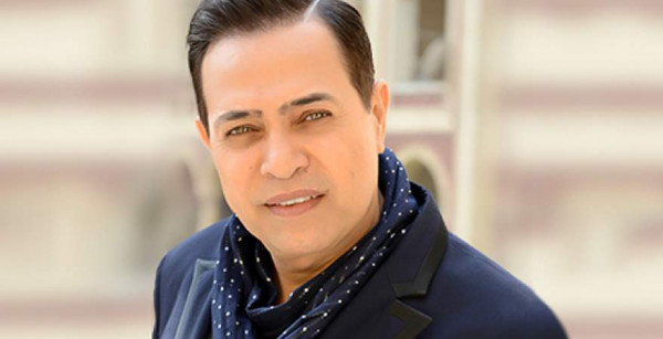 شاهد: حكيم يتحدى البرد بنزهة على الجليد