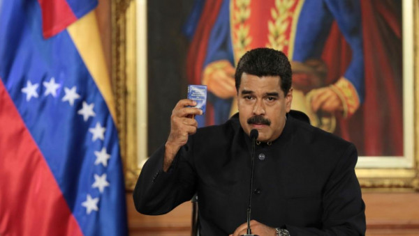 واشنطن تدعو للإطاحة برئيس فنزويلا