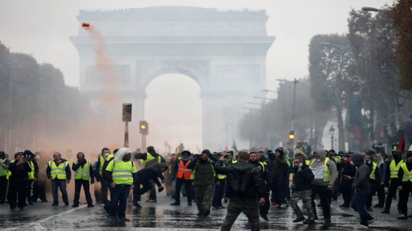 تظاهرات "السترات الصفراء" بفرنسا تتجدد للأسبوع العاشر
