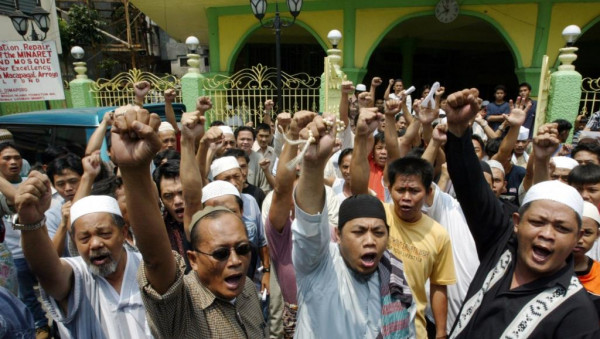 المسلمون في جنوب الفلبين يدلون بأصواتهم لمنحهم حق الحكم الذاتي