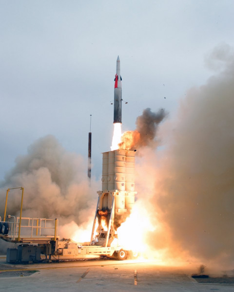 شاهد: إسرائيل تُجري بنجاح تجربة إطلاق صاروخ "حيتس 3"