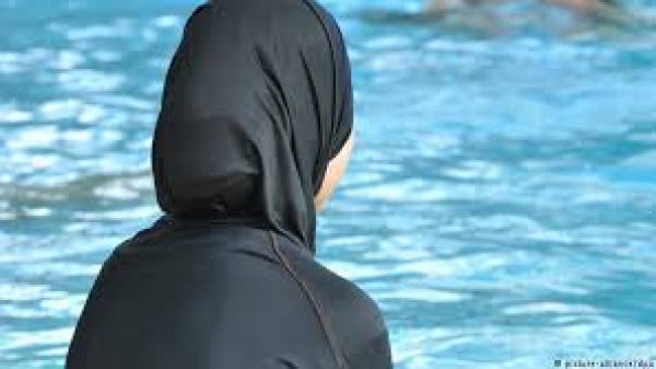 "ياسمين" عروس تطلب الخلع: "عايزني أنزل البحر بالبيكيني"