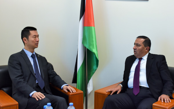 السفير شامية يبحث تطورات العلاقات الثنائية مع السفير الصيني لدى دولة فلسطين
