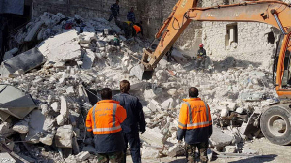 بينهم أربعة أطفال.. مقتل 11 شخصاً في انهيار مبنى سكني بسوريا